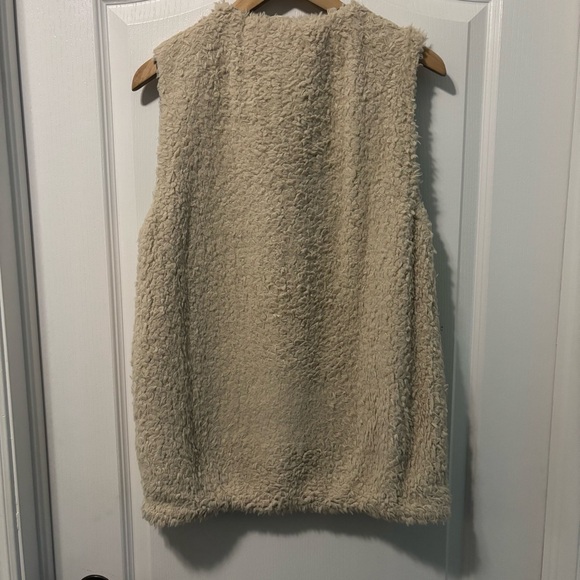 WILFRED CHATOU SHERPA VEST - Picture 5 of 10